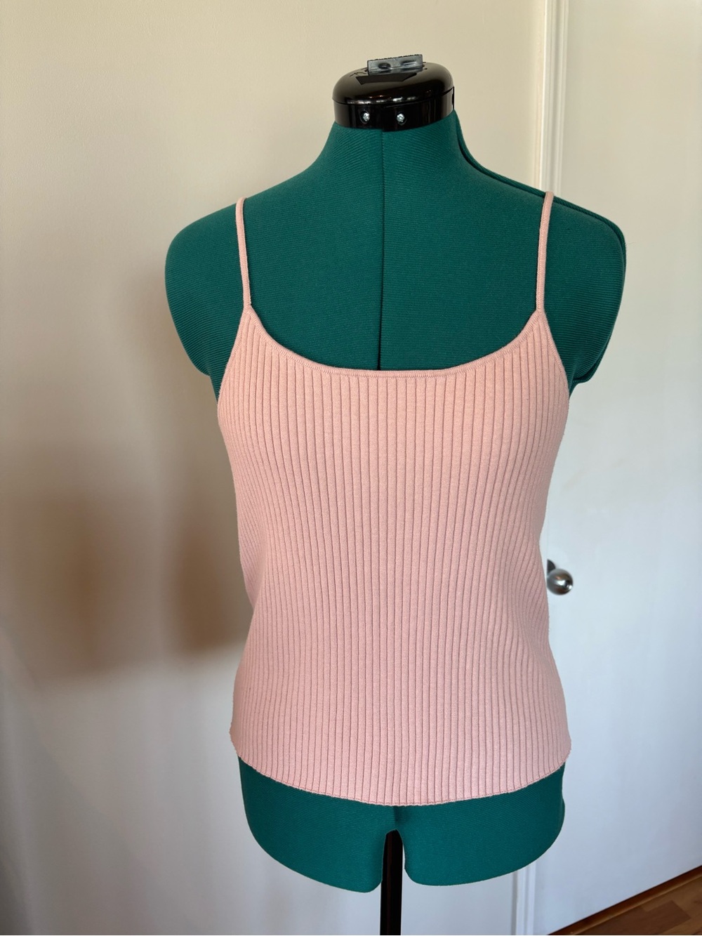 Banana Republic taupe light pink ribbed tank top, M petite